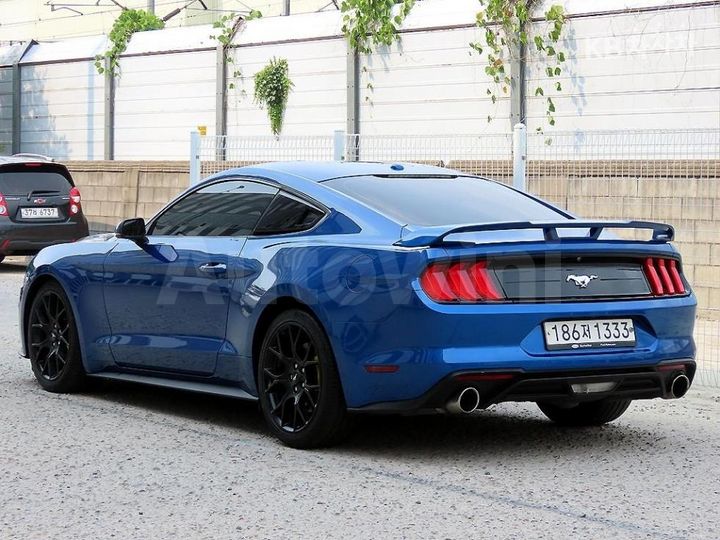 Ford Mustang 2018 1FA6P8TH1J5134855 — 3
