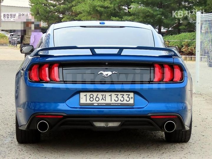 Ford Mustang 2018 1FA6P8TH1J5134855 — 4