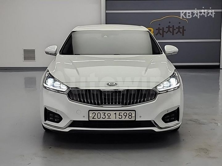 Kia K7 2018 KNALB415BJA138602 — 2