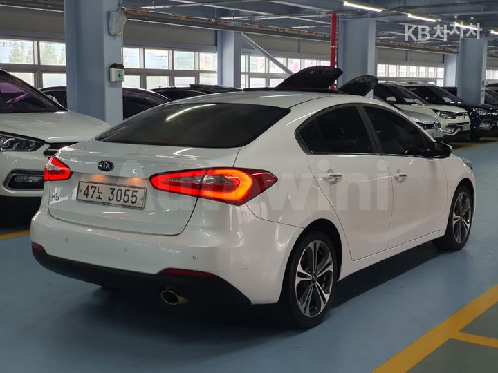 Kia K3 2015 KNAFZ412BFA477533 — 5