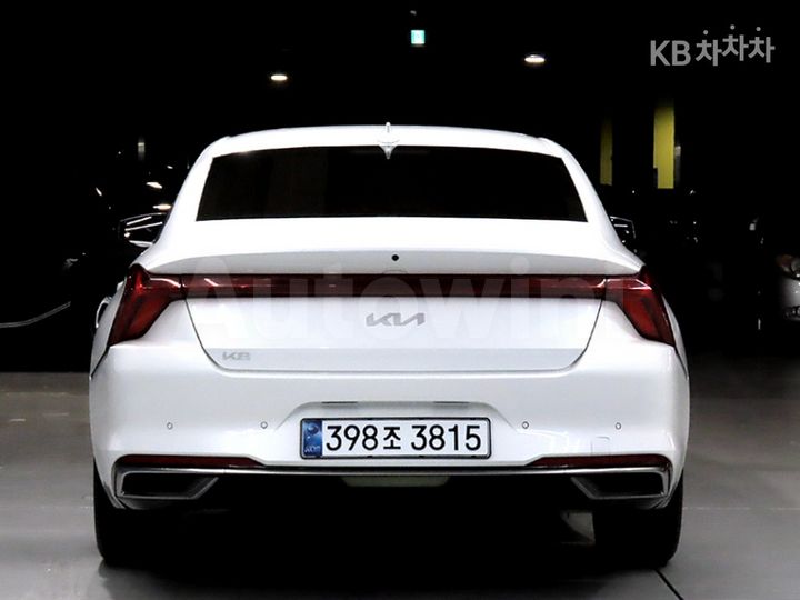 Kia K8 2023 KNAM641BBPA032628 — 3