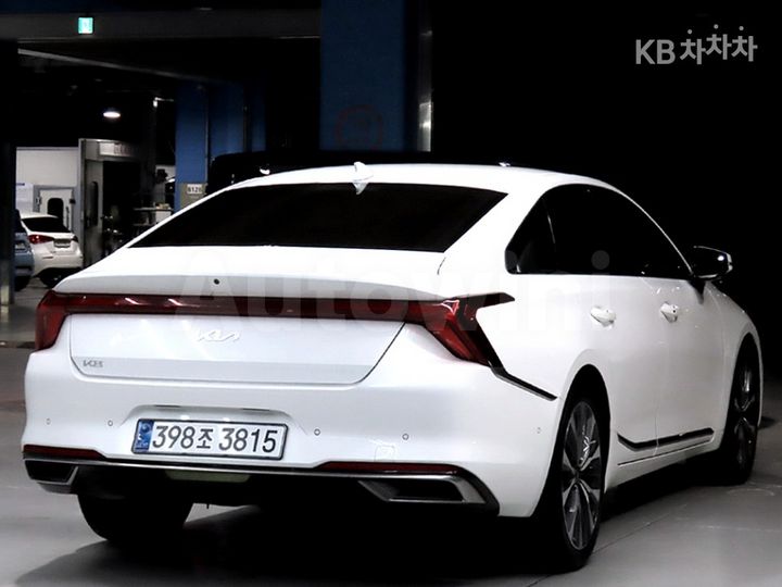 Kia K8 2023 KNAM641BBPA032628 — 4