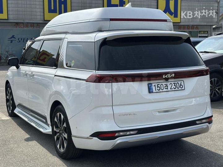 Kia Carnival 2023 KNANE813BPS192650 — 4
