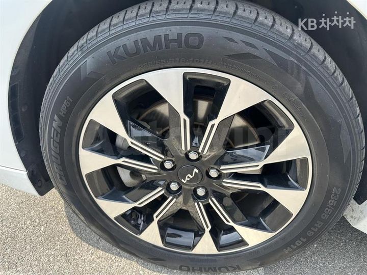 Kia Carnival 2023 KNANE813BPS192650 — 5