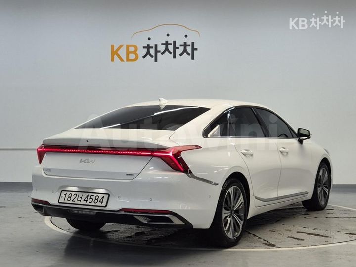 Kia K8 2023 KNAM6411BPA051809 — 3