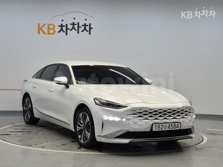Kia K8 2023 KNAM6411BPA051809 — 4