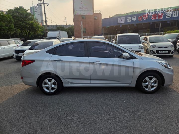 Hyundai Accent 2012 KMHCT41CBCU273623 — 4