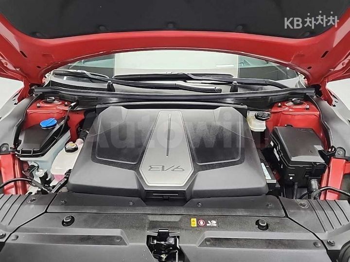 Kia EV6 2025 KNAC581CPSA225957 — 5