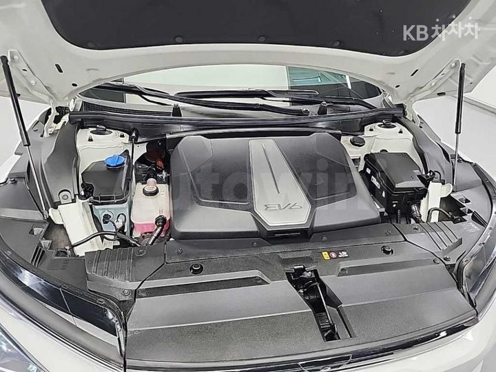 Kia EV6 2025 KNAC581CPSA225934 — 5