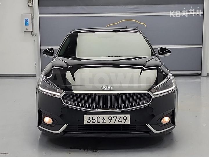 Kia K7 2018 KNALB415BJA122891 — 2