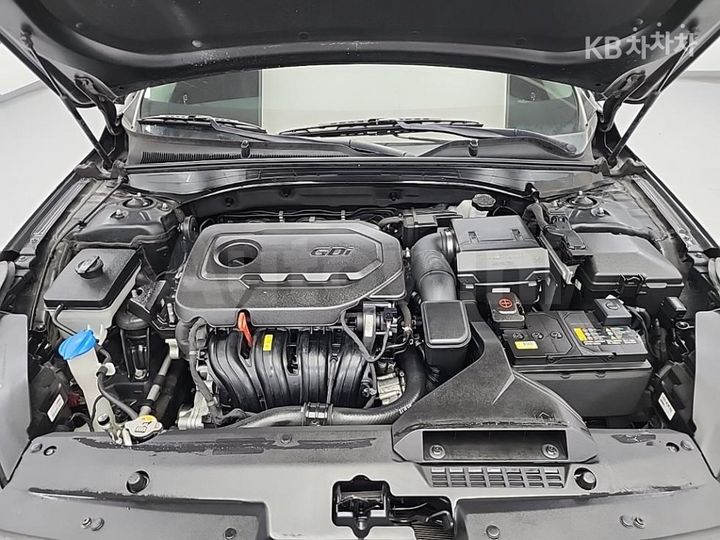 Kia K7 2018 KNALB415BJA122891 — 5
