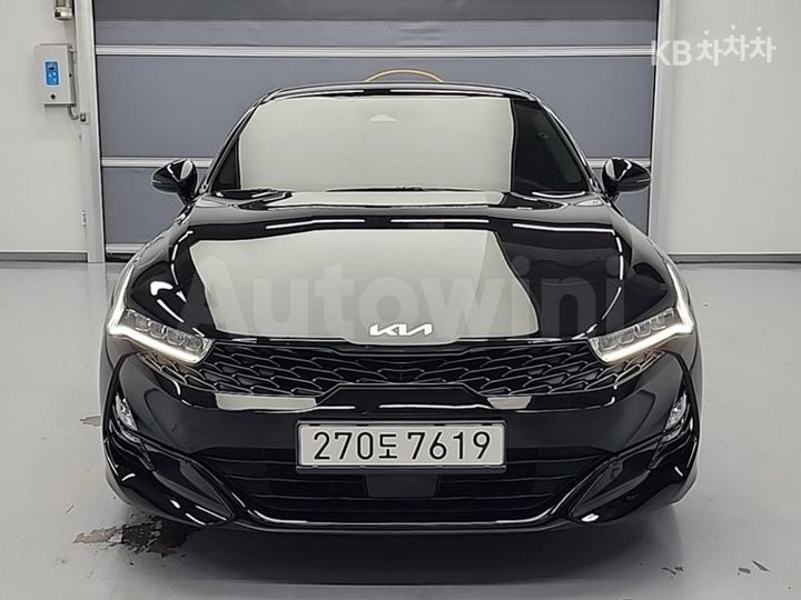 Kia K5 2023 KNAG241ABPA227626 — 2