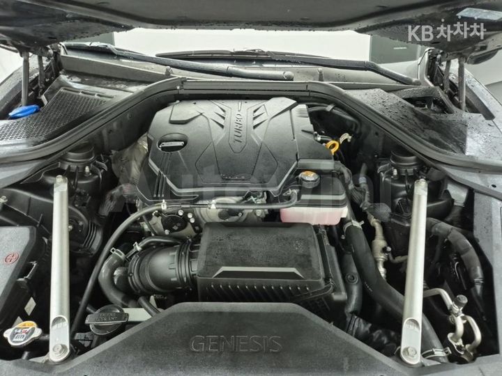 Genesis G80 2021 KMTGB41CBMU073382 — 5