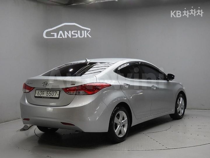 Hyundai Avante 2013 — 4