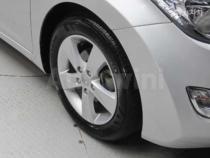 Hyundai Avante 2013 — 5