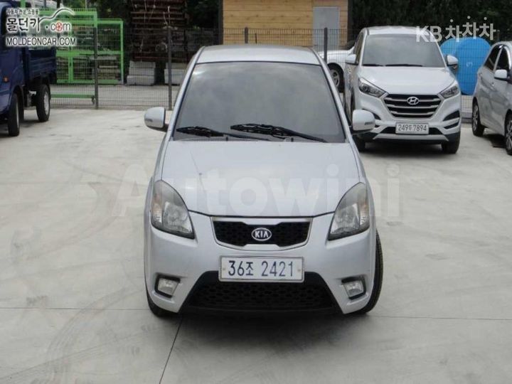Kia Pride 2010 KNADG414BAS728750 — 3