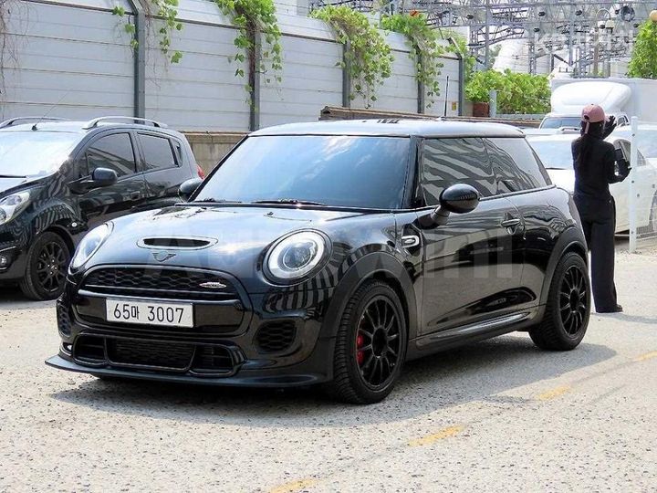 Mini Cooper 2018 WMWXM9102J2H04437 — 2