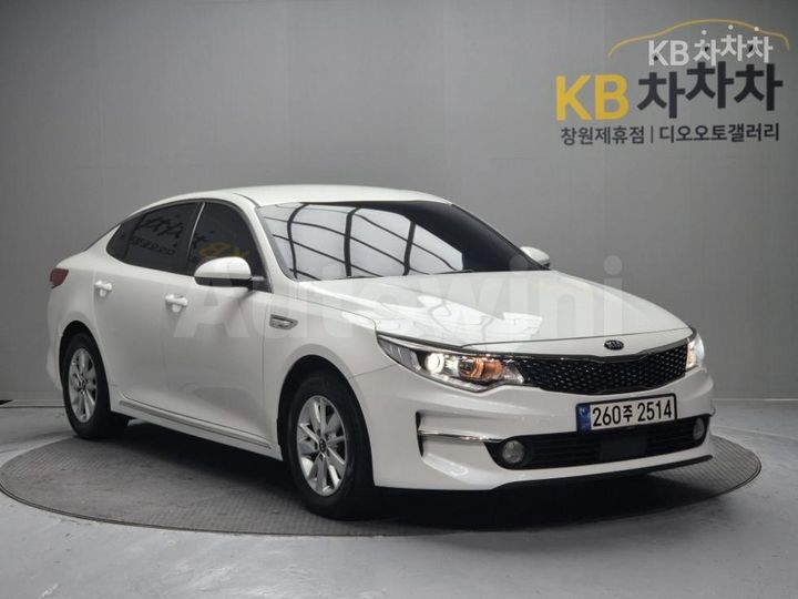 Kia K5 2018 KNAGS416BJA226743 — 3