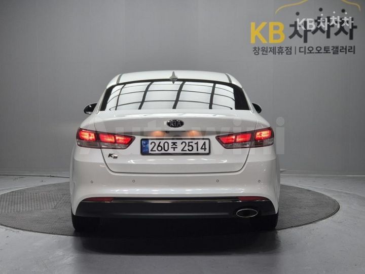 Kia K5 2018 KNAGS416BJA226743 — 5