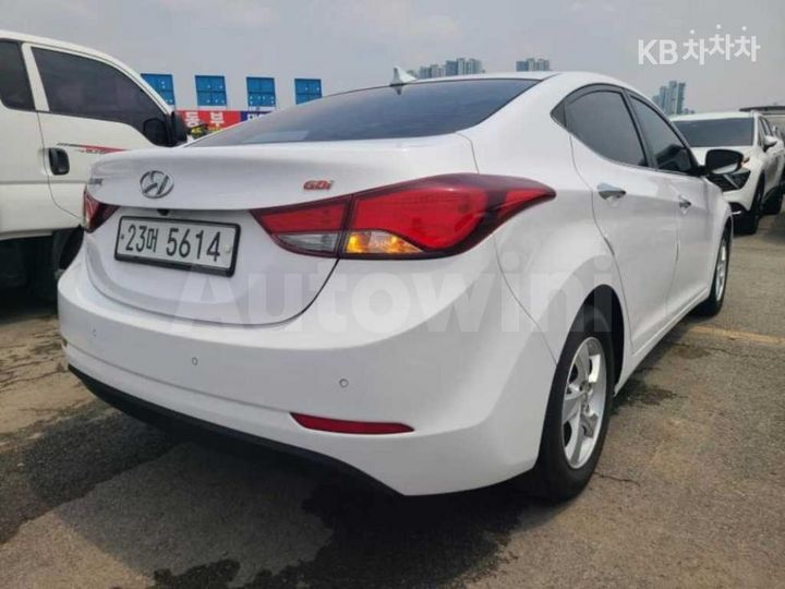 Hyundai Avante 2016 — 4
