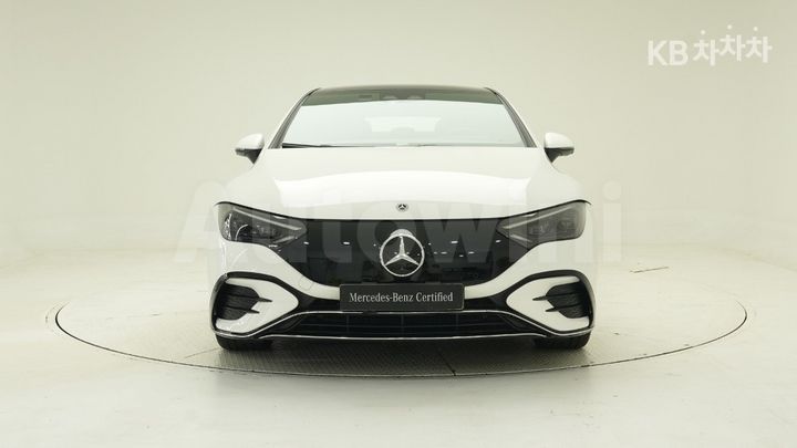 Mercedes Benz EQE