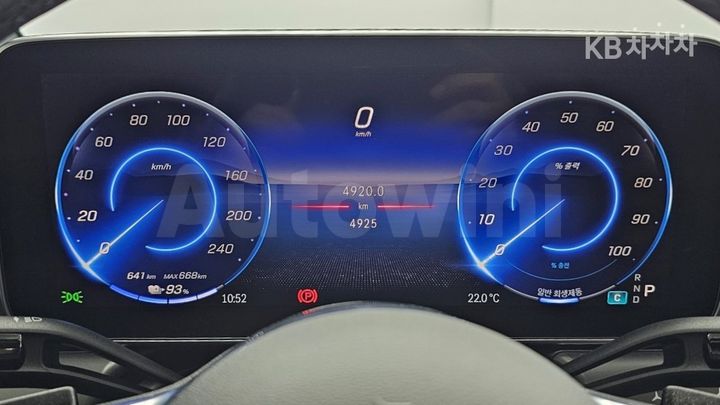 Mercedes Benz EQE