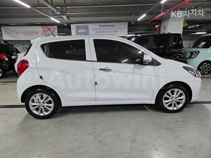 Chevrolet Spark 2021 KLYDC487DMC200663 — 4