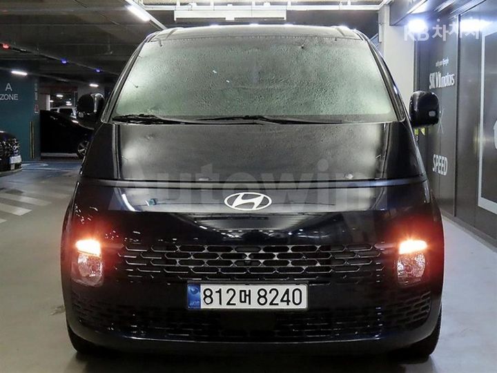 Hyundai Staria 2025 — 2
