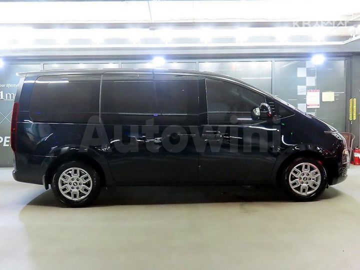 Hyundai Staria 2025 — 3