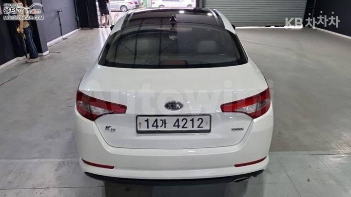 Kia K5 2013 KNAGN419BDA263202 — 4