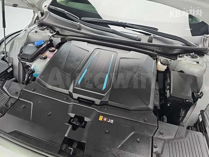Hyundai Ioniq5 2023 — 5