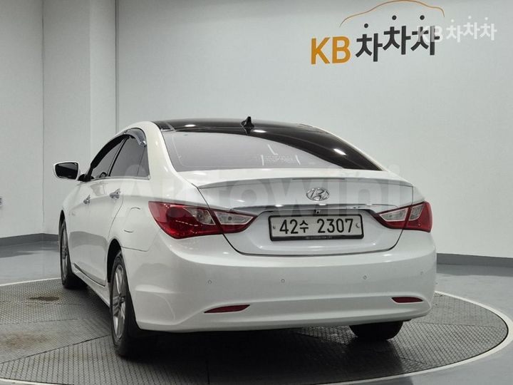 Hyundai Sonata 2013 KMHEC41LBDA566152 — 2