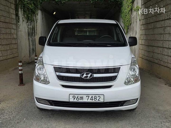 Hyundai Starex 2014 — 2