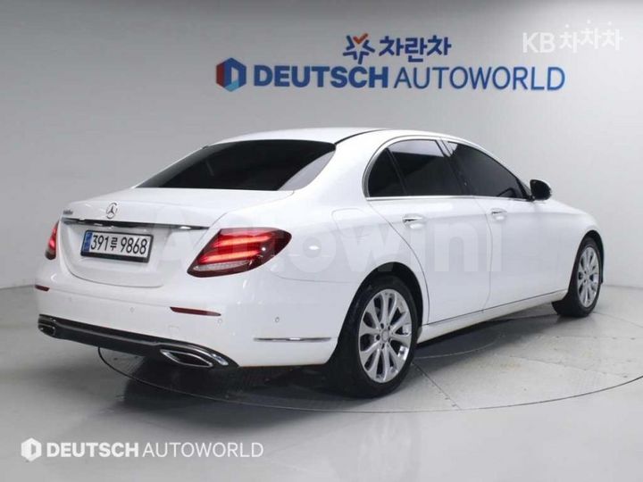 Mercedes-Benz E Class 2017 WDDZF0EB0HA050960 — 4