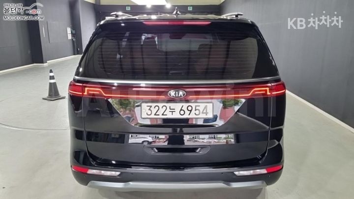 Kia Carnival 2021 KNANE81BBMS094744 — 4