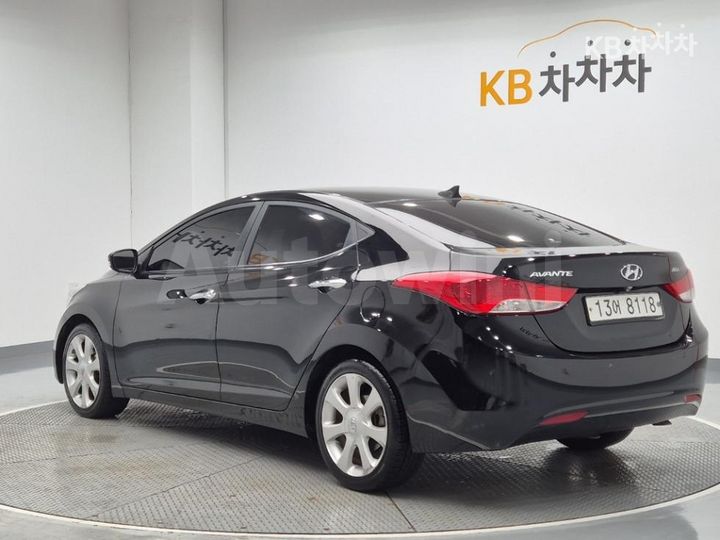 Hyundai Avante 2011 KMHDH41DBBU045738 — 2