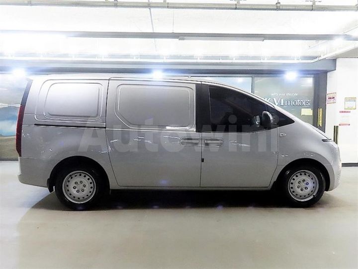 Hyundai Staria 2022 — 3