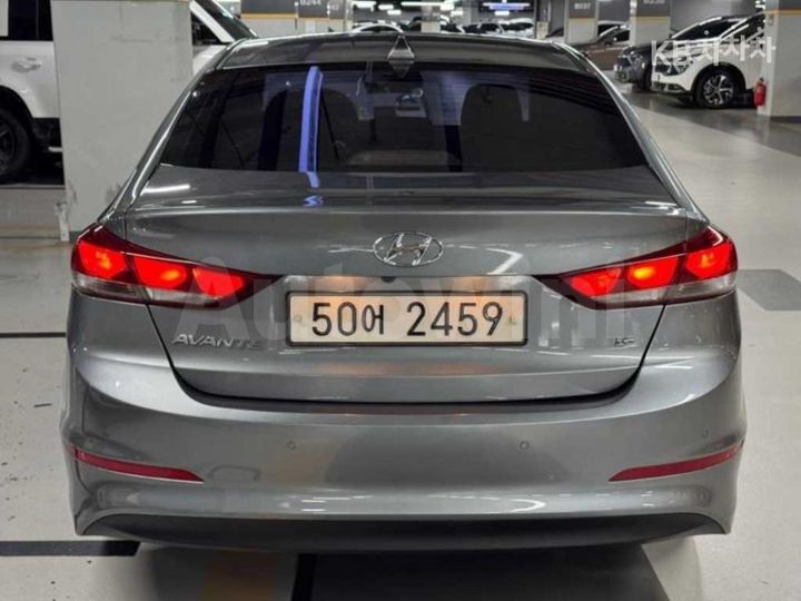 Hyundai Avante 2018 — 4