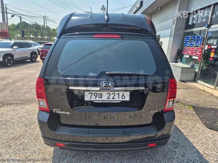 Kia Carnival 2013 — 3