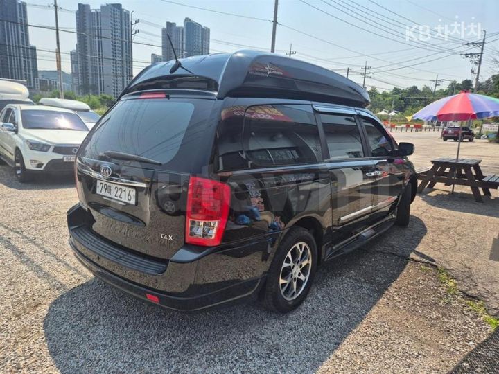 Kia Carnival 2013 — 4