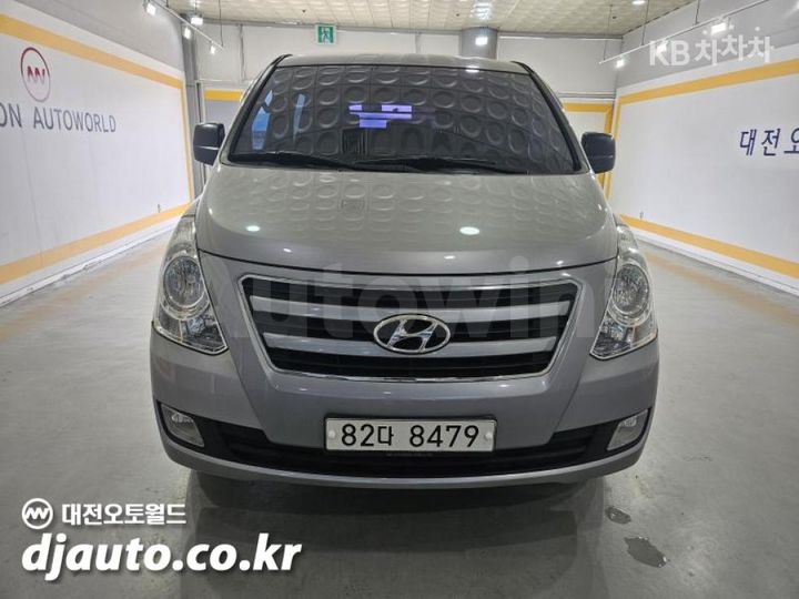 Hyundai Starex 2017 — 2