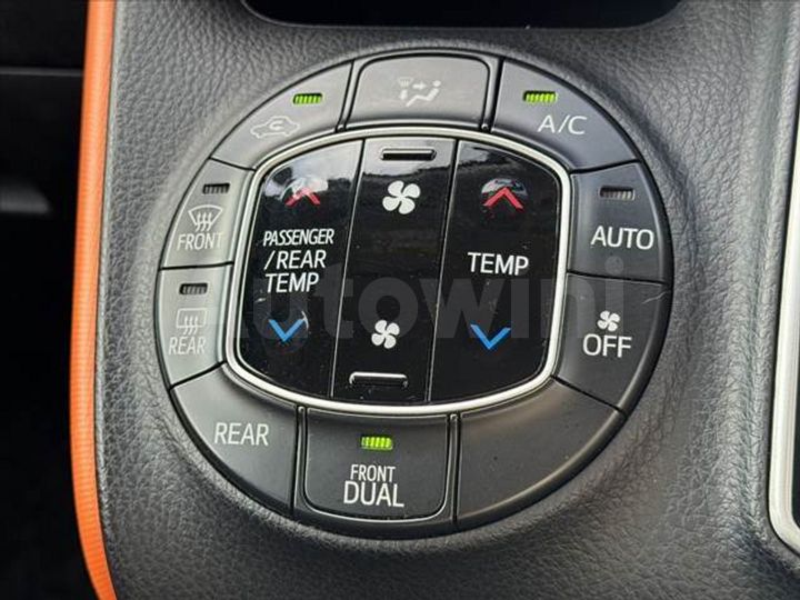 Toyota Voxy 2014 ZRR80-0013898 — 4