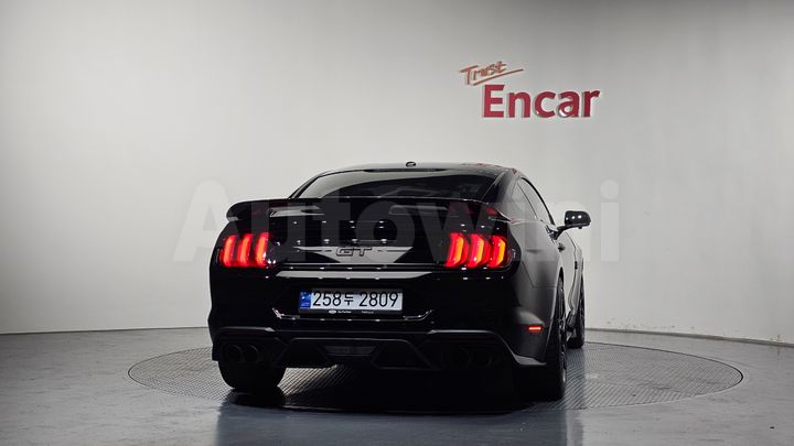 Ford Mustang 2020 — 3