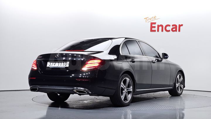 Mercedes-Benz E Class 2017 — 2