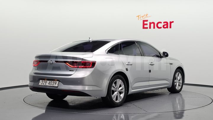 Renault SM6 2016 — 2