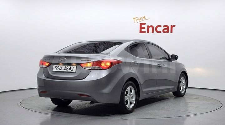 Hyundai Avante 2012 — 2