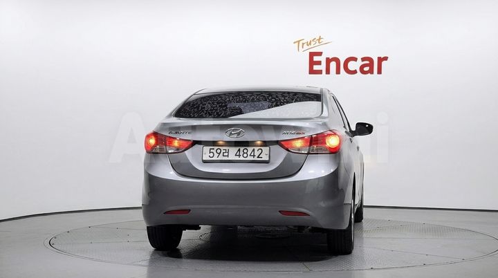 Hyundai Avante 2012 — 4