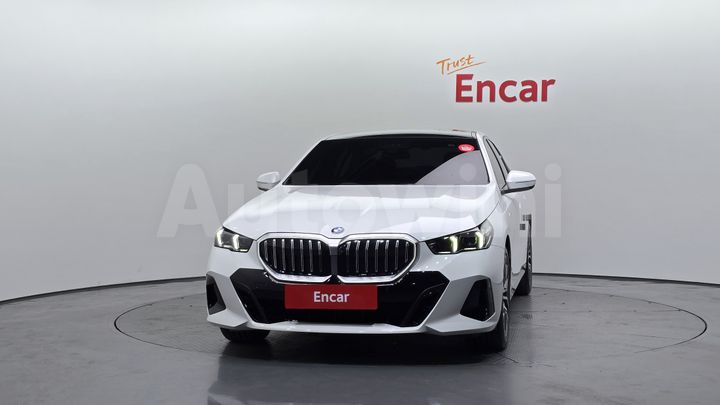 BMW 5 Series 2025 — 3