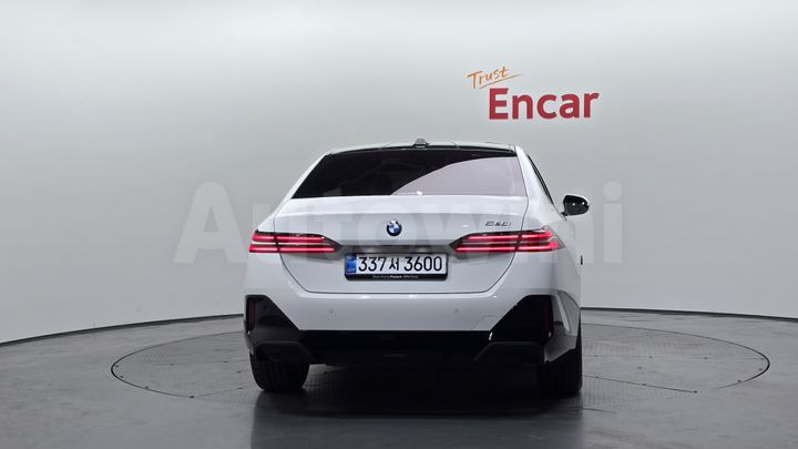 BMW 5 Series 2025 — 4