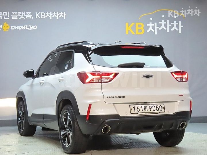 Chevrolet Trailblazer 2021 KLAPC56LDMB013418 — 4